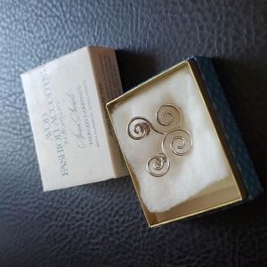 NOS- VTG Avon Spun Swirls earrings